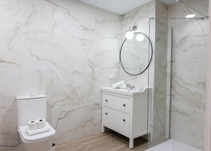 Florit Flats - The Patraix Hood Appartement